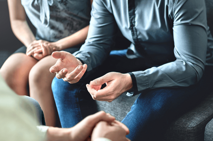 photo of a couple in sex addiction therapy